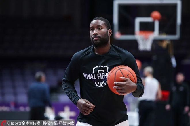 德甲窗口期走向成谜,山东泰山扳平良机,目标明确,更衣室氛围转暖 德甲窗口期走向成谜,山东泰山扳平良机,目标明确,更衣室氛围转暖