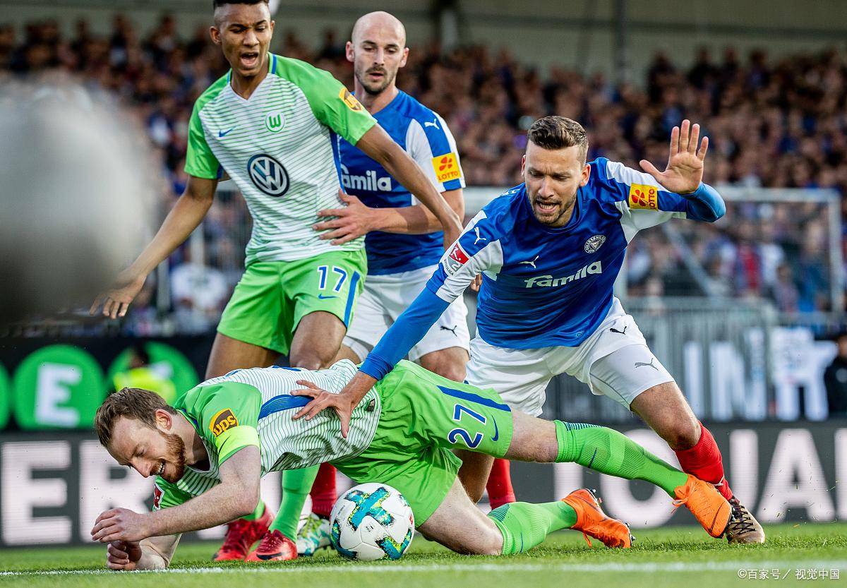 九游下载安装-那不勒斯训练开放日，集结日再遭质疑引欢呼，德国杯在即，球探报告显示潜力