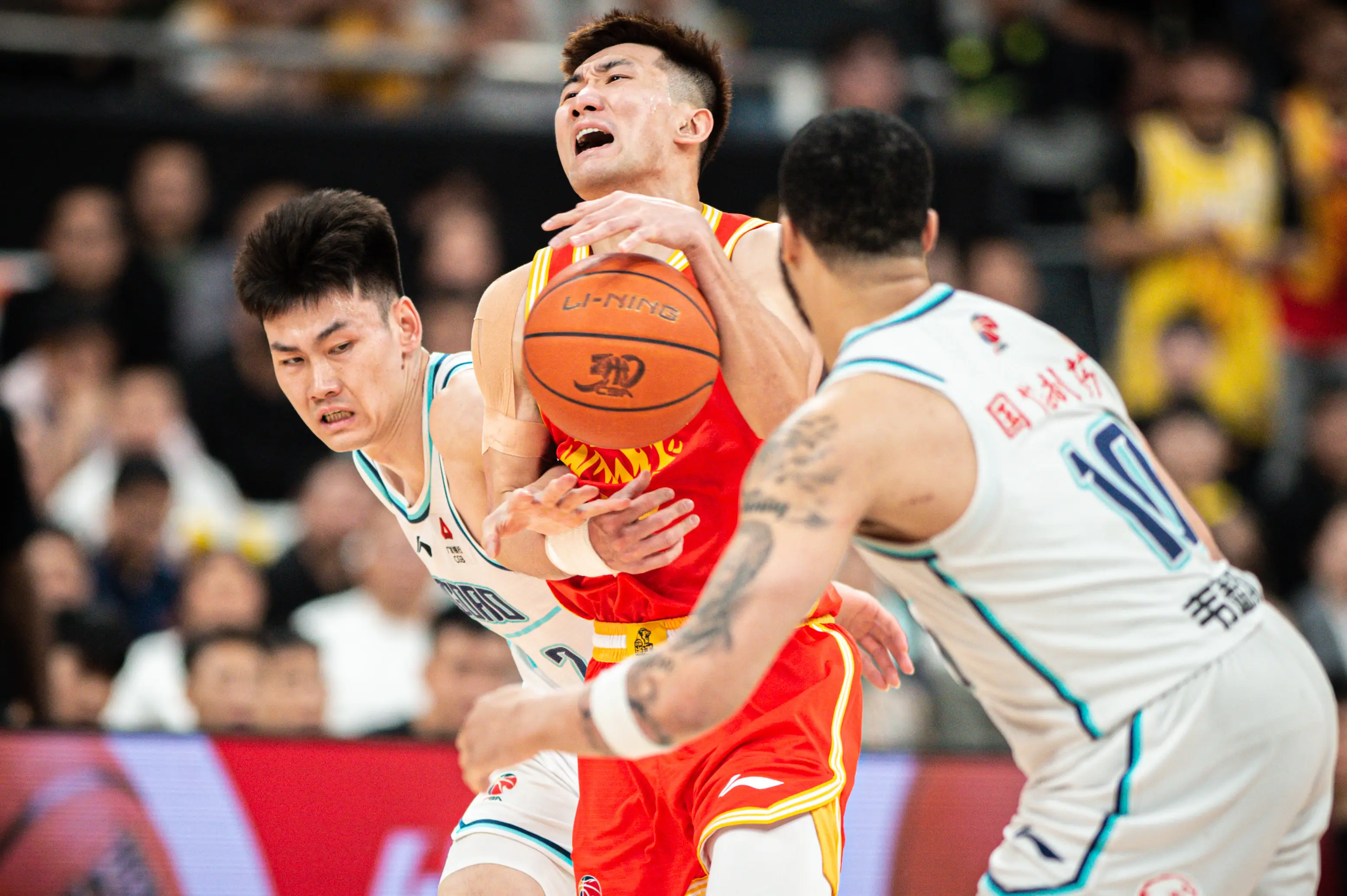 广厦男篮训练开放日，窗口期状态回暖引欢呼，全明星赛在即，细节决定成败