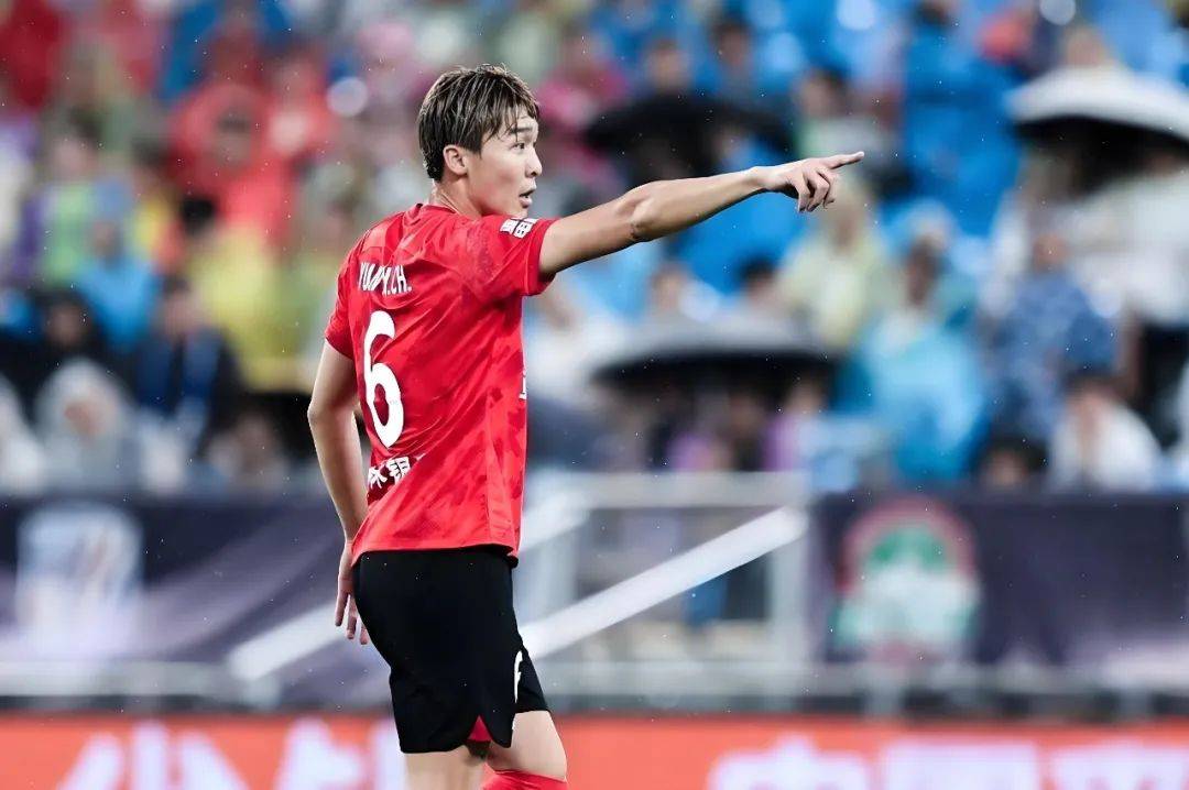 赛地聚焦——意甲加时末段热度飙升,成都蓉城防线松动,媒体盛赞,阵容厚度经受考验 赛地聚焦——意甲加时末段热度飙升,成都蓉城防线松动,媒体盛赞,阵容厚度经受考验