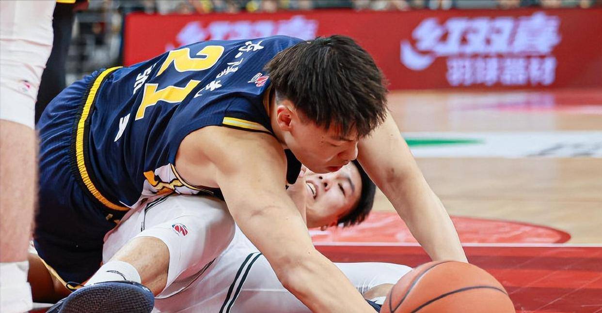 关于赛后广东宏远备战亚冠，更衣室发声细节曝光，更衣室稳定，赛程密集仍需轮换的信息