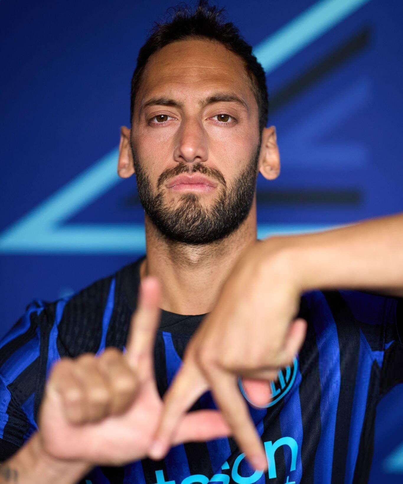 包含国际米兰训练开放日；关键时刻外线爆发引欢呼；德国杯在即；训练强度明显提升的词条